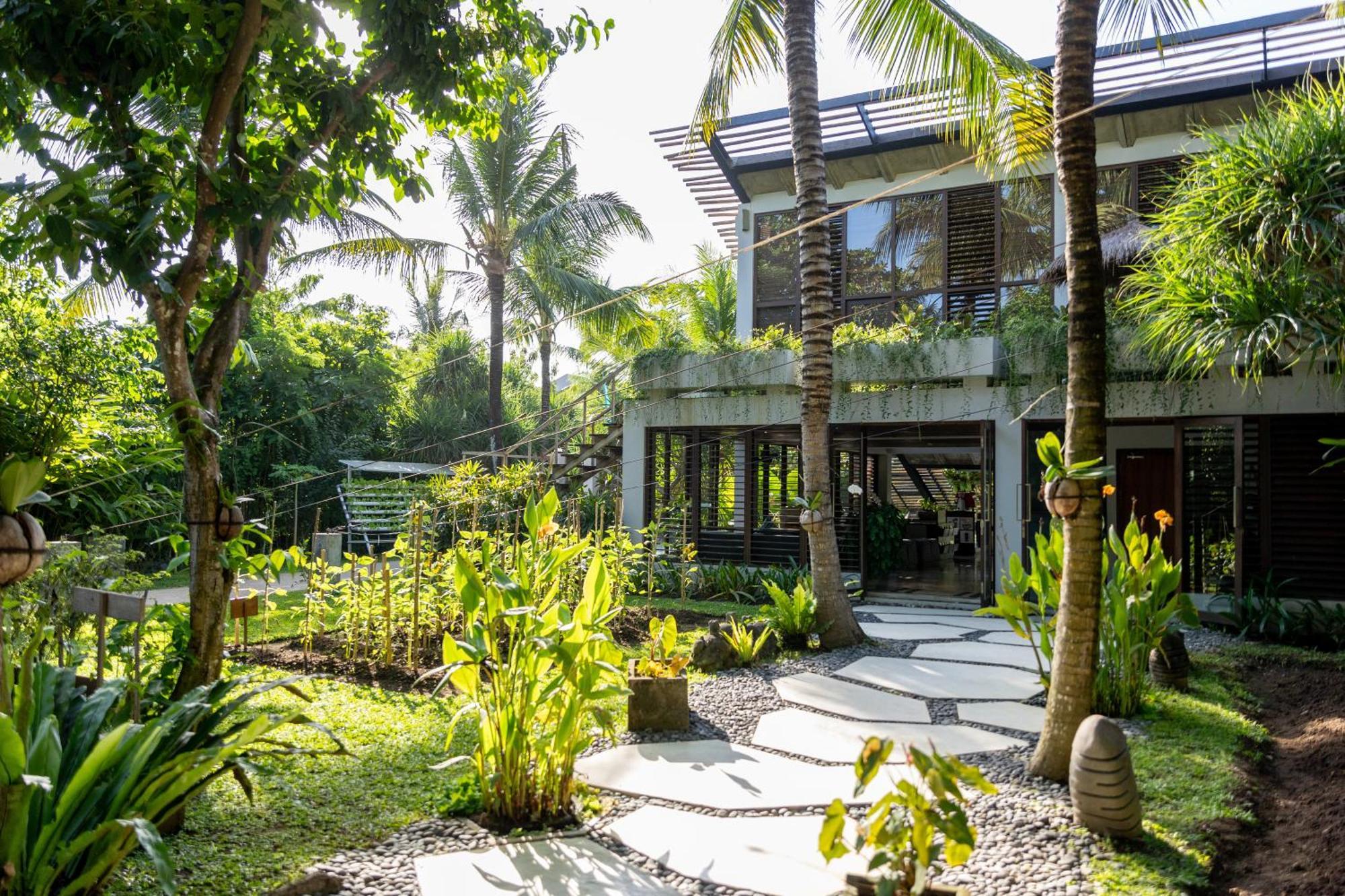 Hotel Komune And Beach Club Bali Keramas Exterior photo