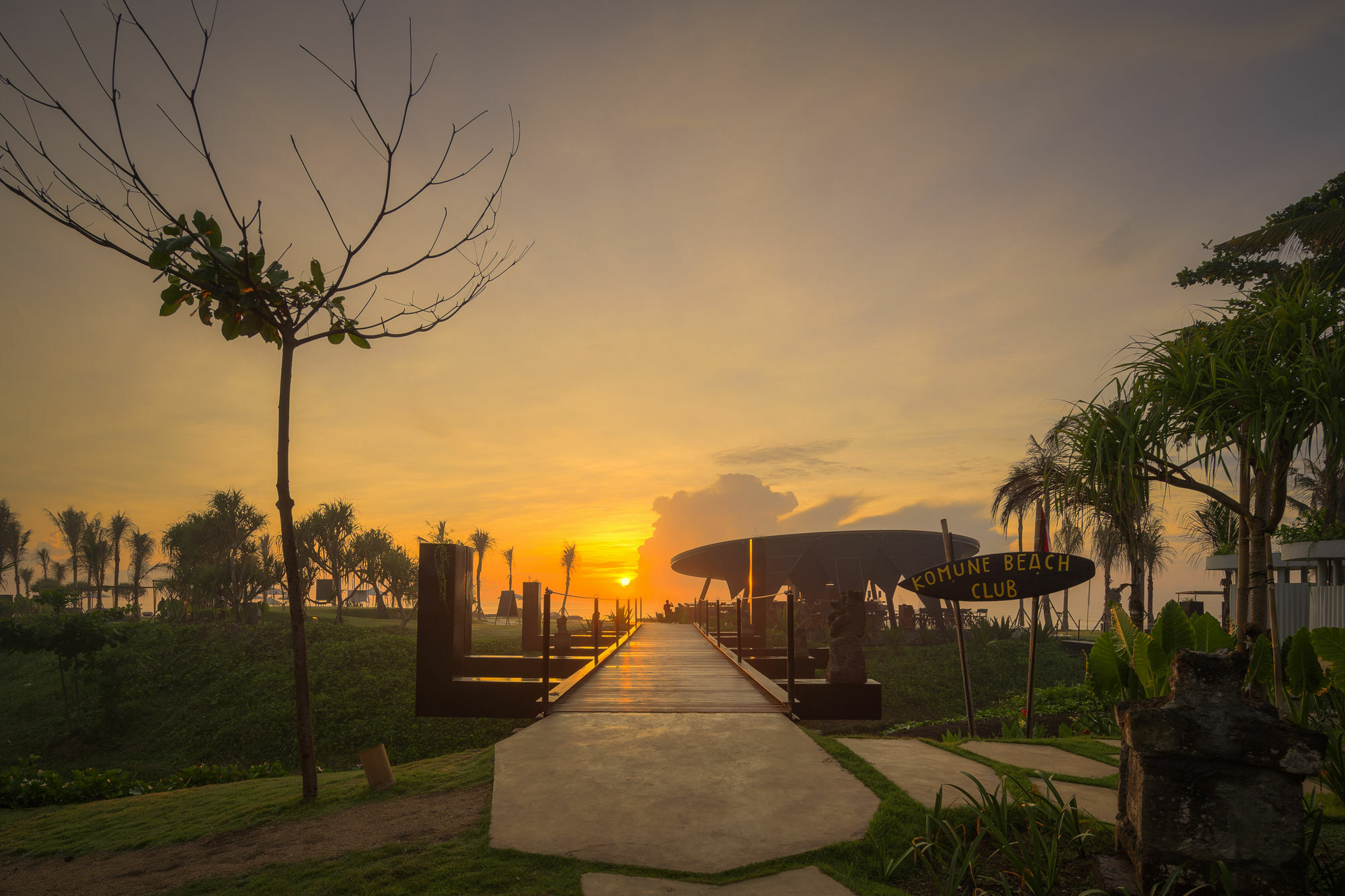 Hotel Komune And Beach Club Bali Keramas Exterior photo
